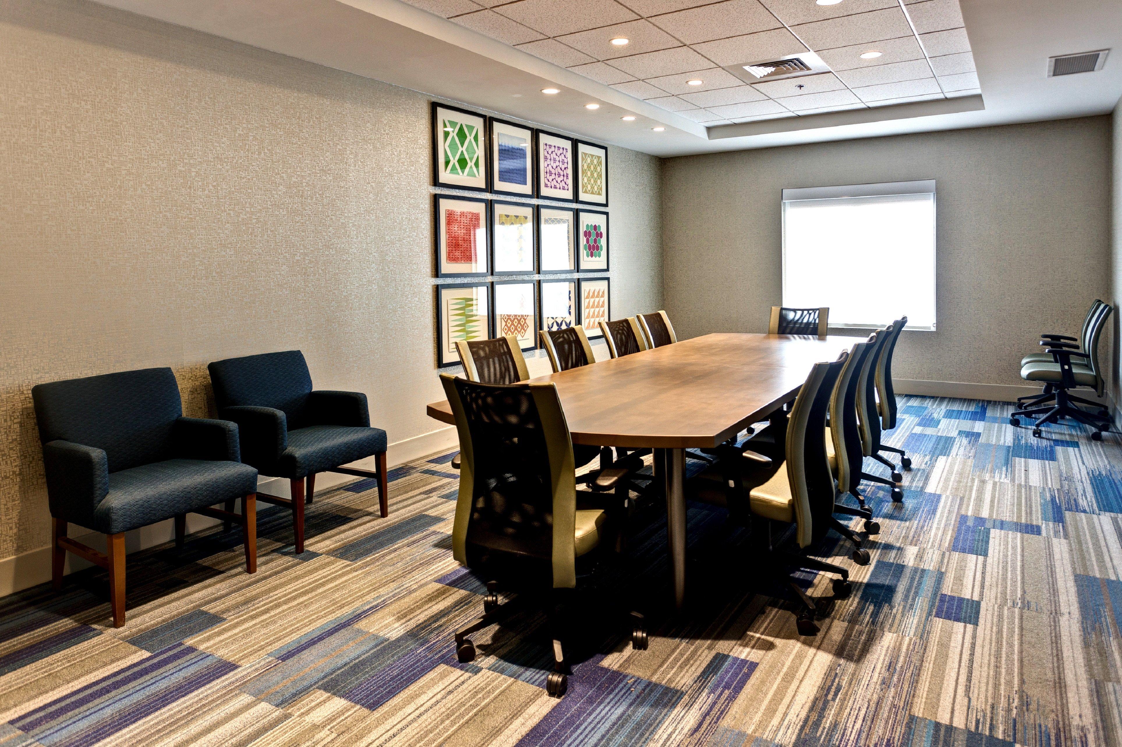 Holiday Inn Express & Suites Manhattan By Ihg מראה חיצוני תמונה