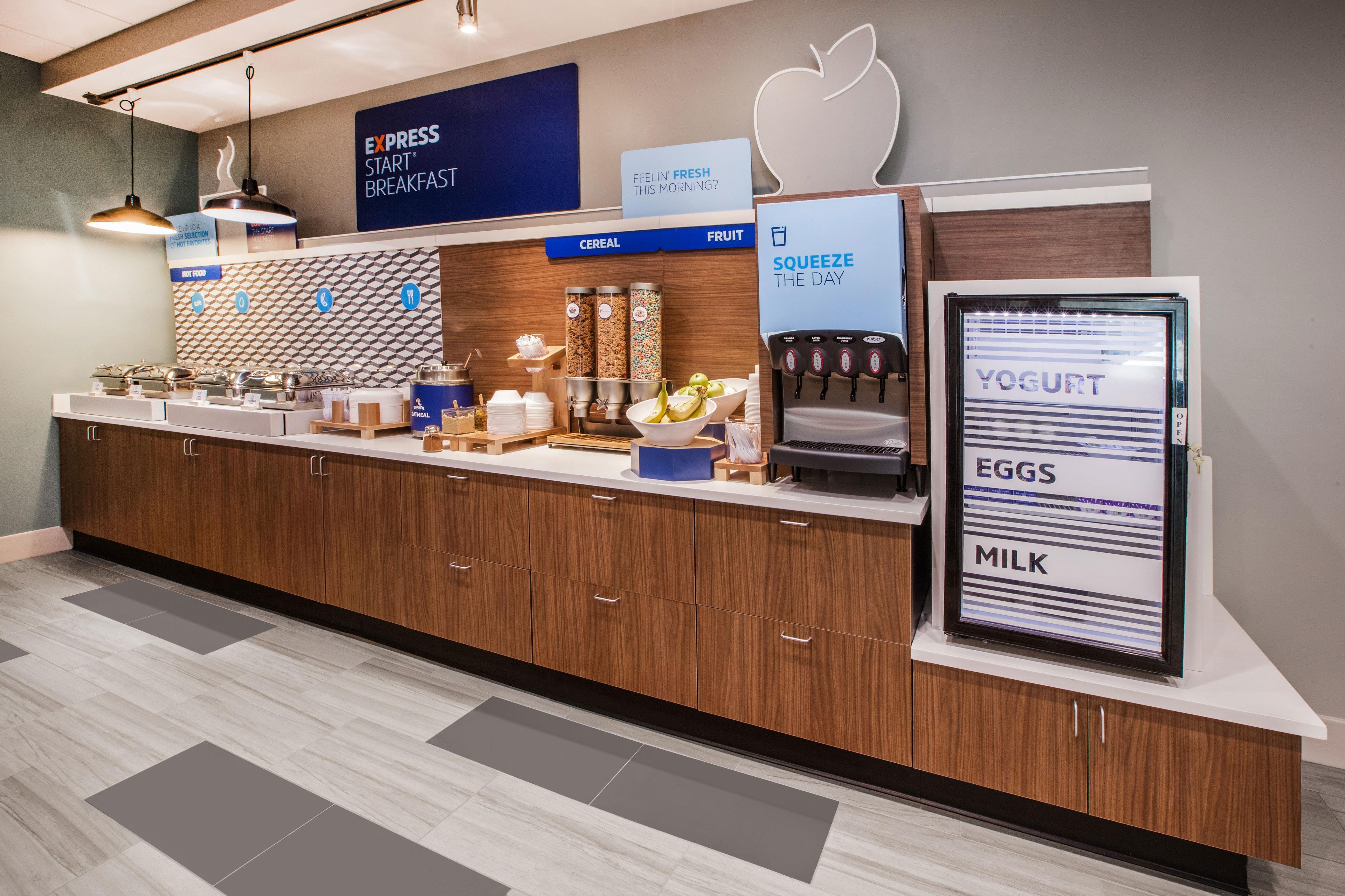 Holiday Inn Express & Suites Manhattan By Ihg מראה חיצוני תמונה