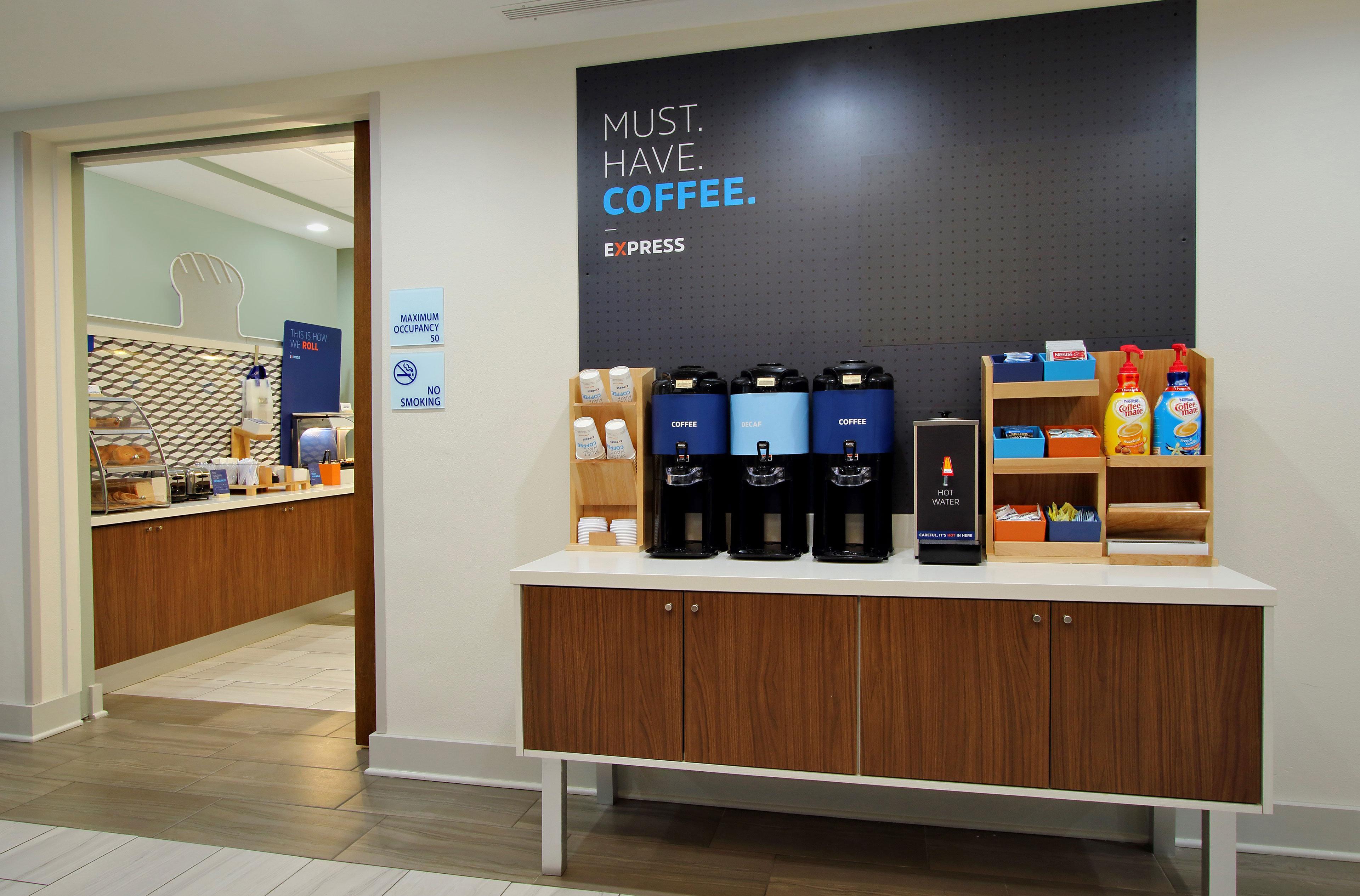 Holiday Inn Express & Suites Manhattan By Ihg מראה חיצוני תמונה