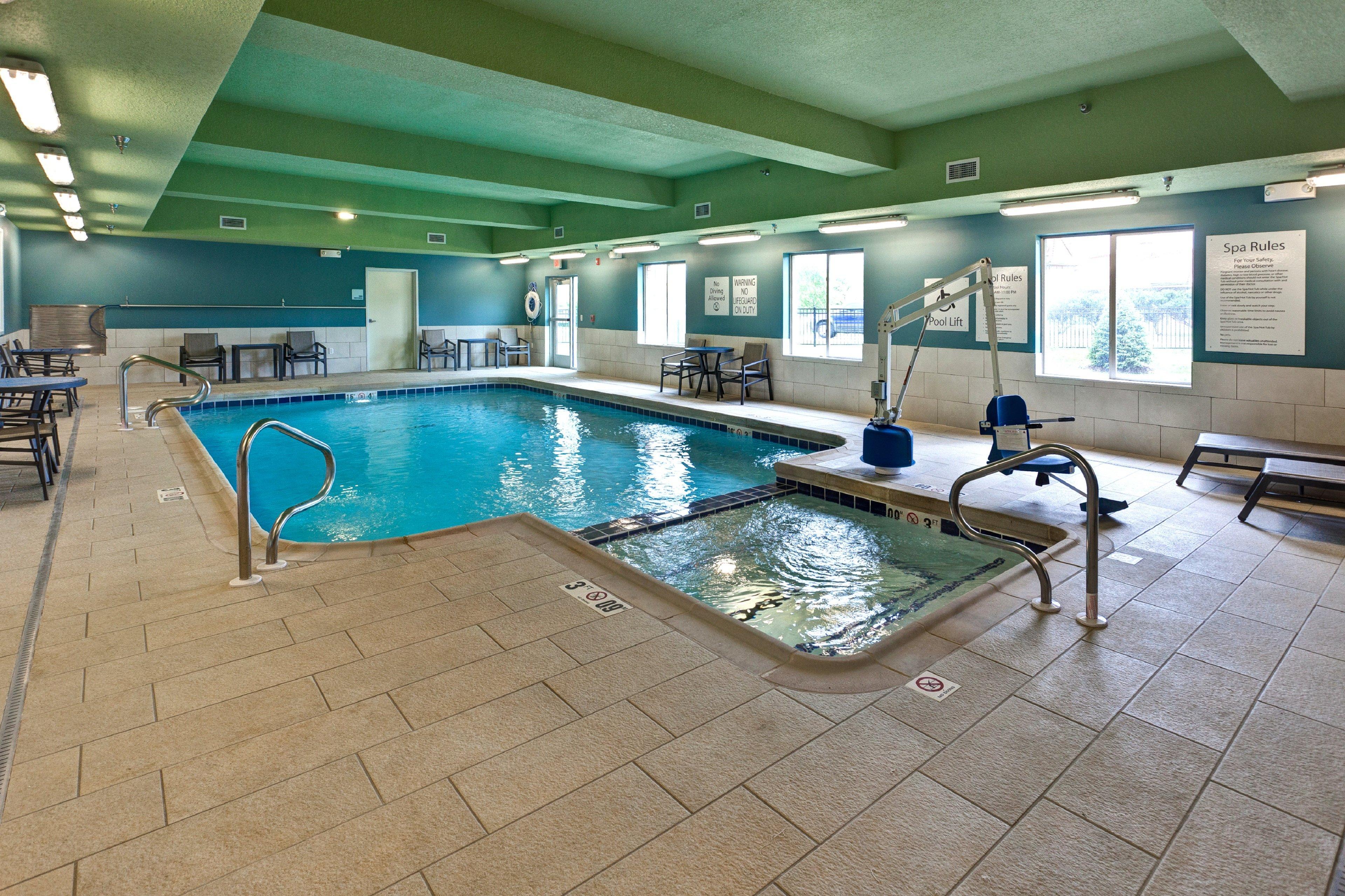 Holiday Inn Express & Suites Manhattan By Ihg מראה חיצוני תמונה