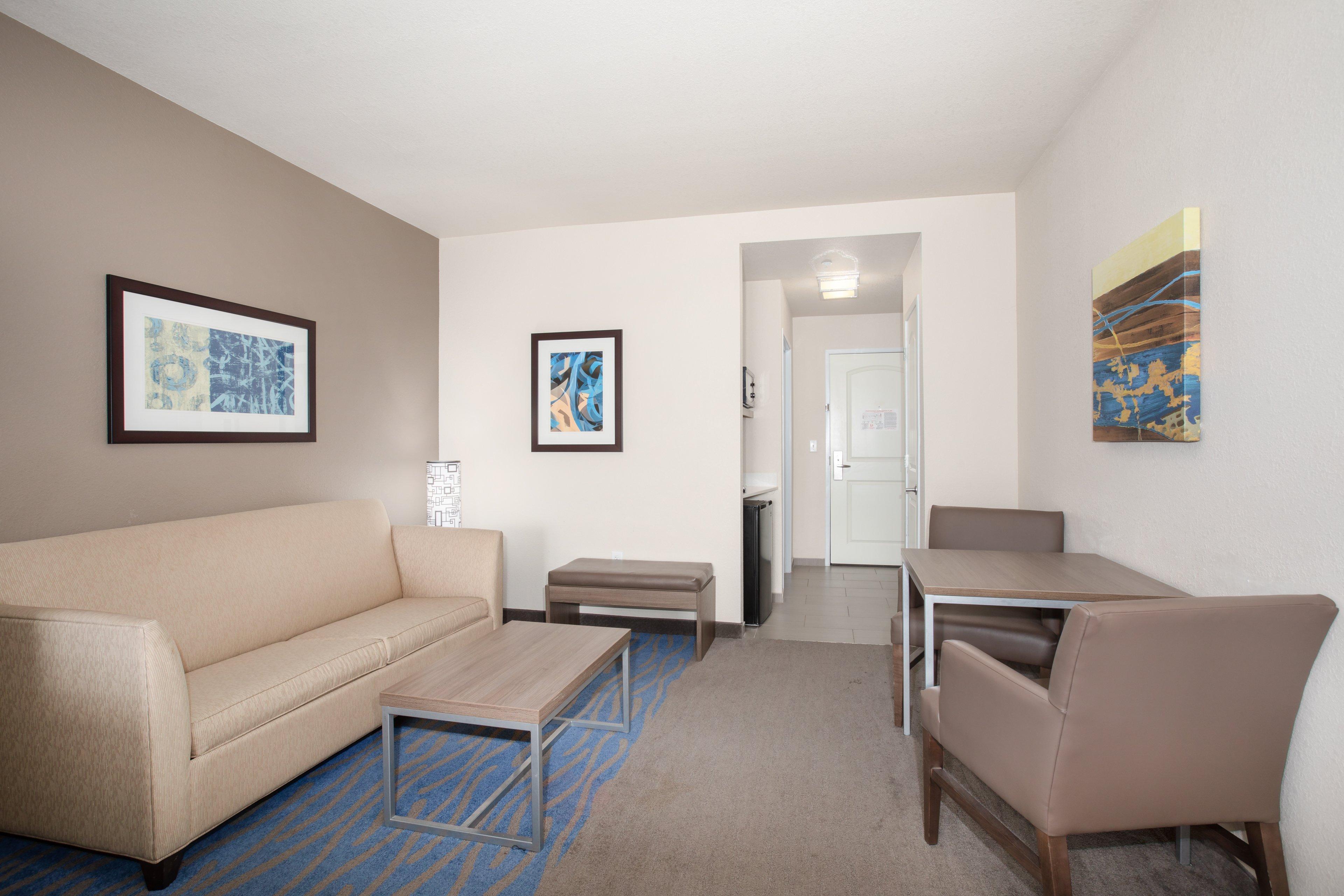 Holiday Inn Express & Suites Manhattan By Ihg מראה חיצוני תמונה