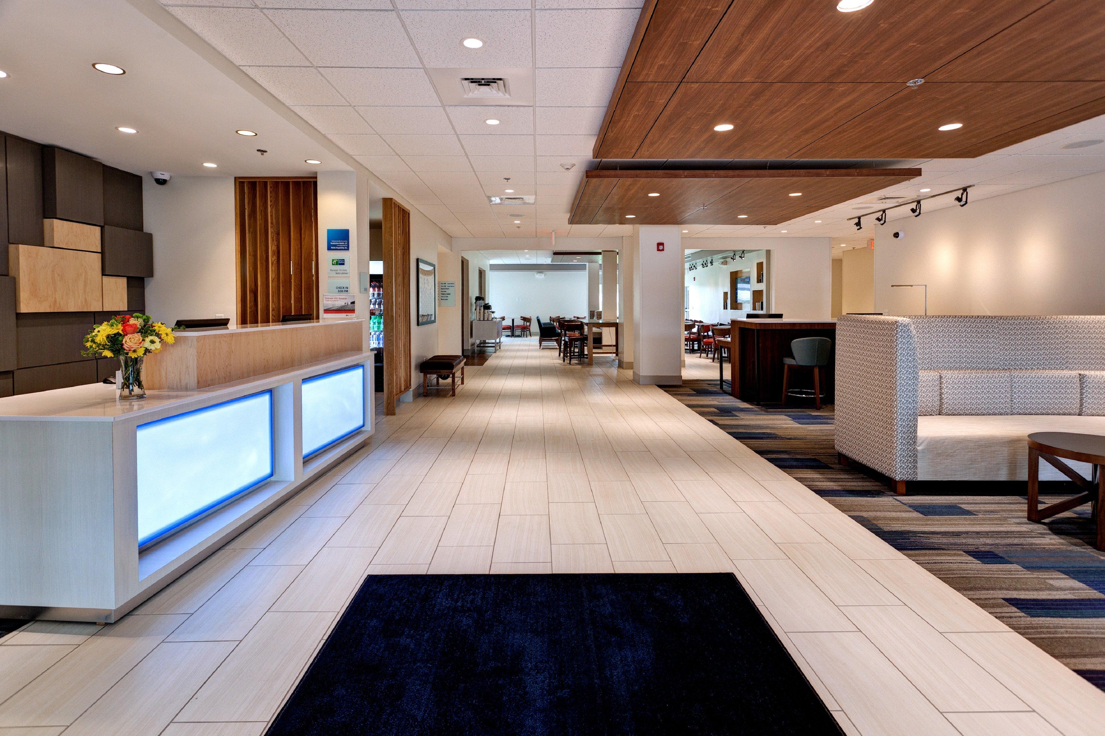 Holiday Inn Express & Suites Manhattan By Ihg מראה חיצוני תמונה