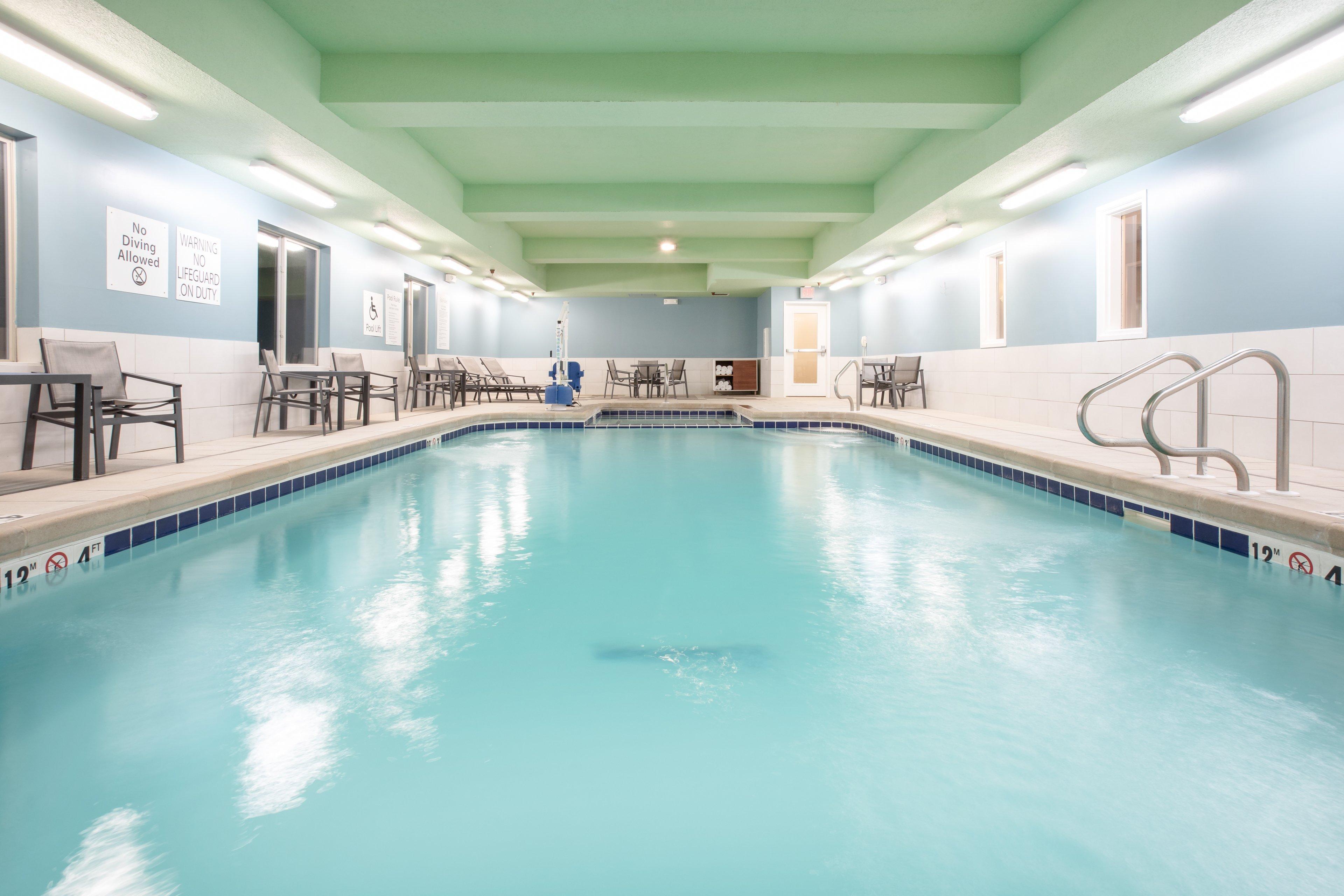 Holiday Inn Express & Suites Manhattan By Ihg מראה חיצוני תמונה
